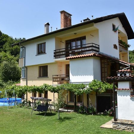 Къща Поколения Tryavna Exterior foto