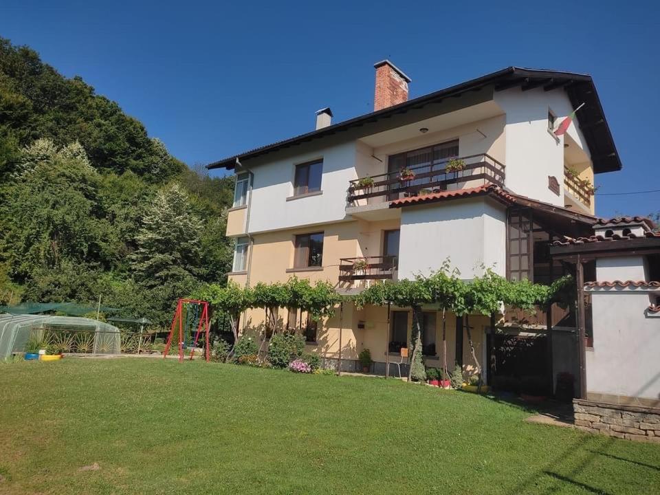 Къща Поколения Tryavna Exterior foto