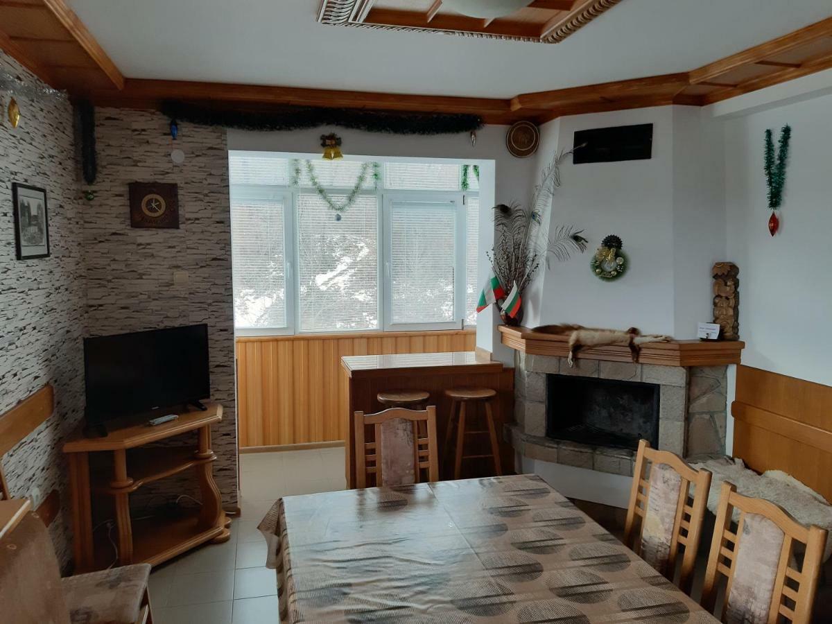 Къща Поколения Tryavna Exterior foto