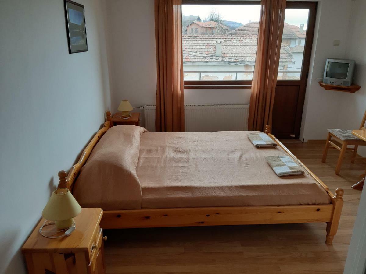 Къща Поколения Tryavna Exterior foto